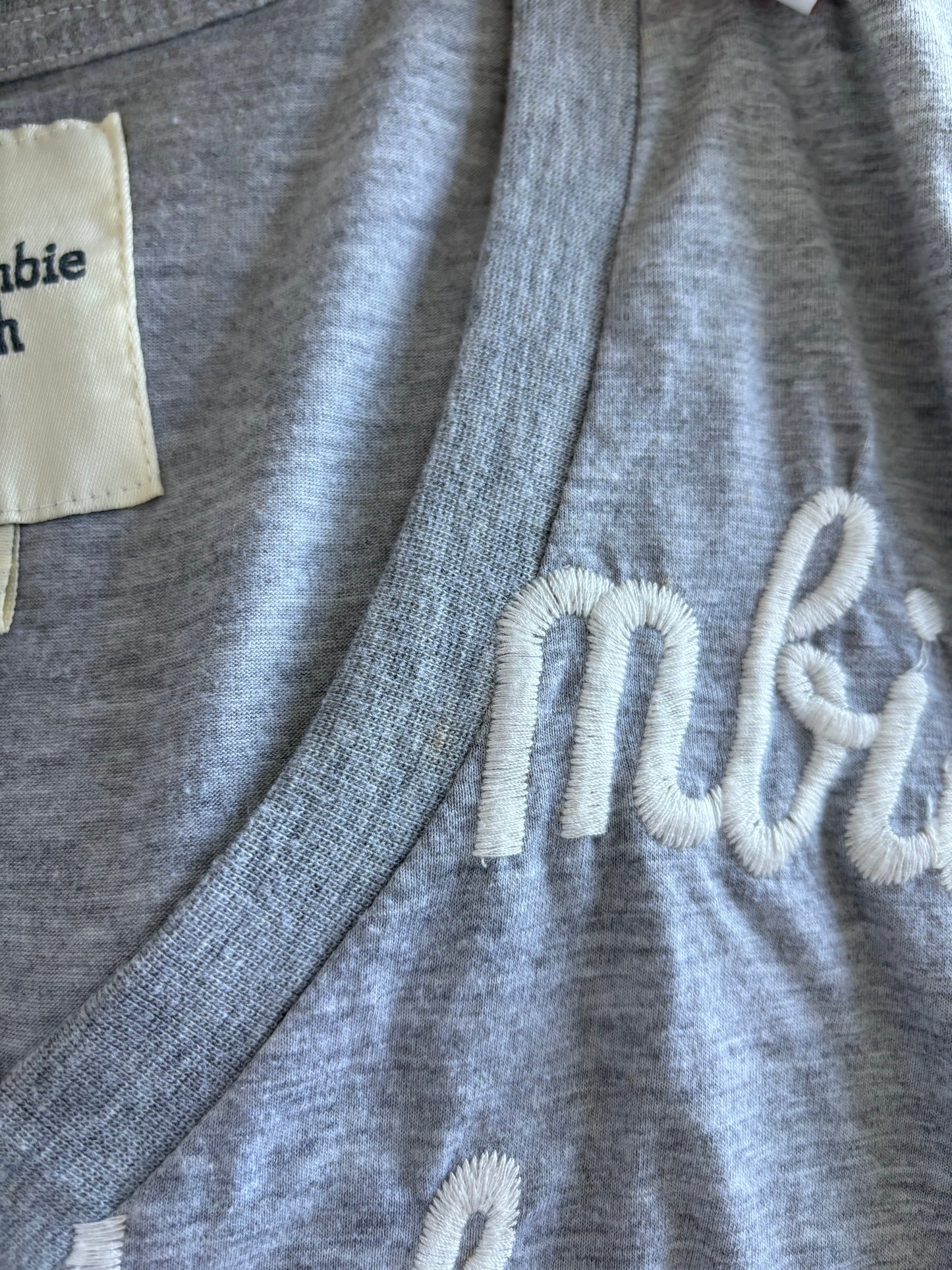 grey v-neck abercrombie & fitch tee