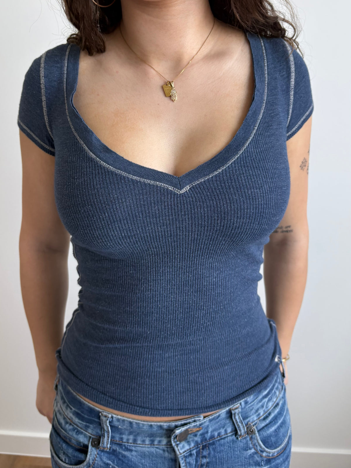 blue abercrombie & fitch v-neck tee