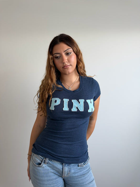 'pink' VS pink blue fitted tee
