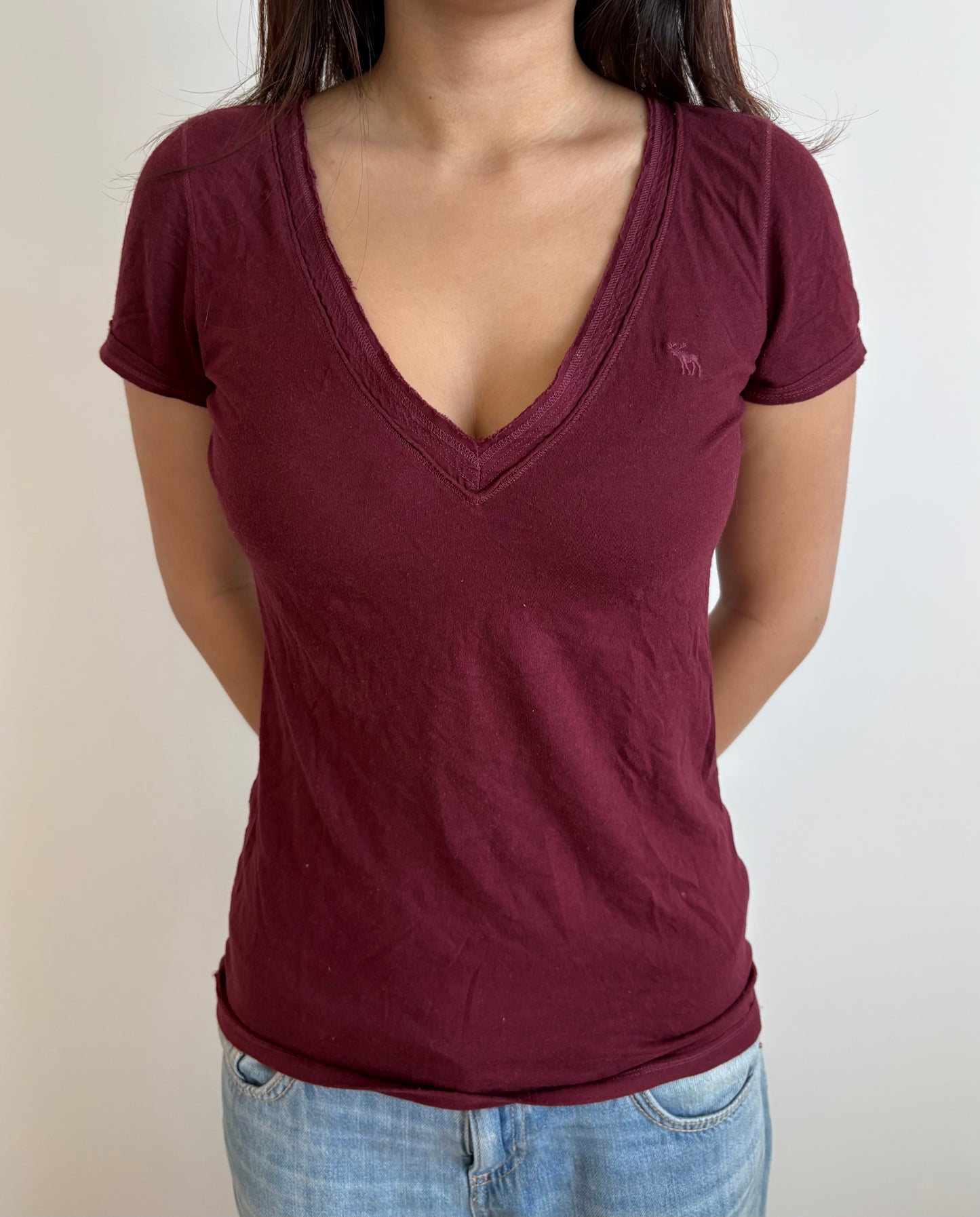 v-neck loose burgundy abercrombie tee