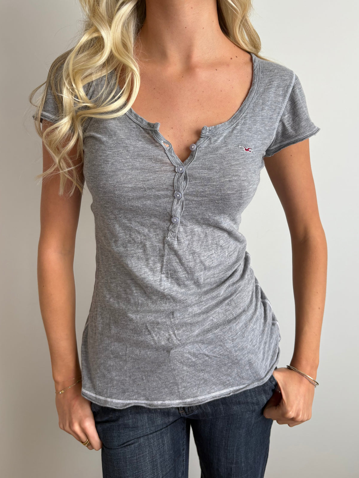 loose grey hollister tee