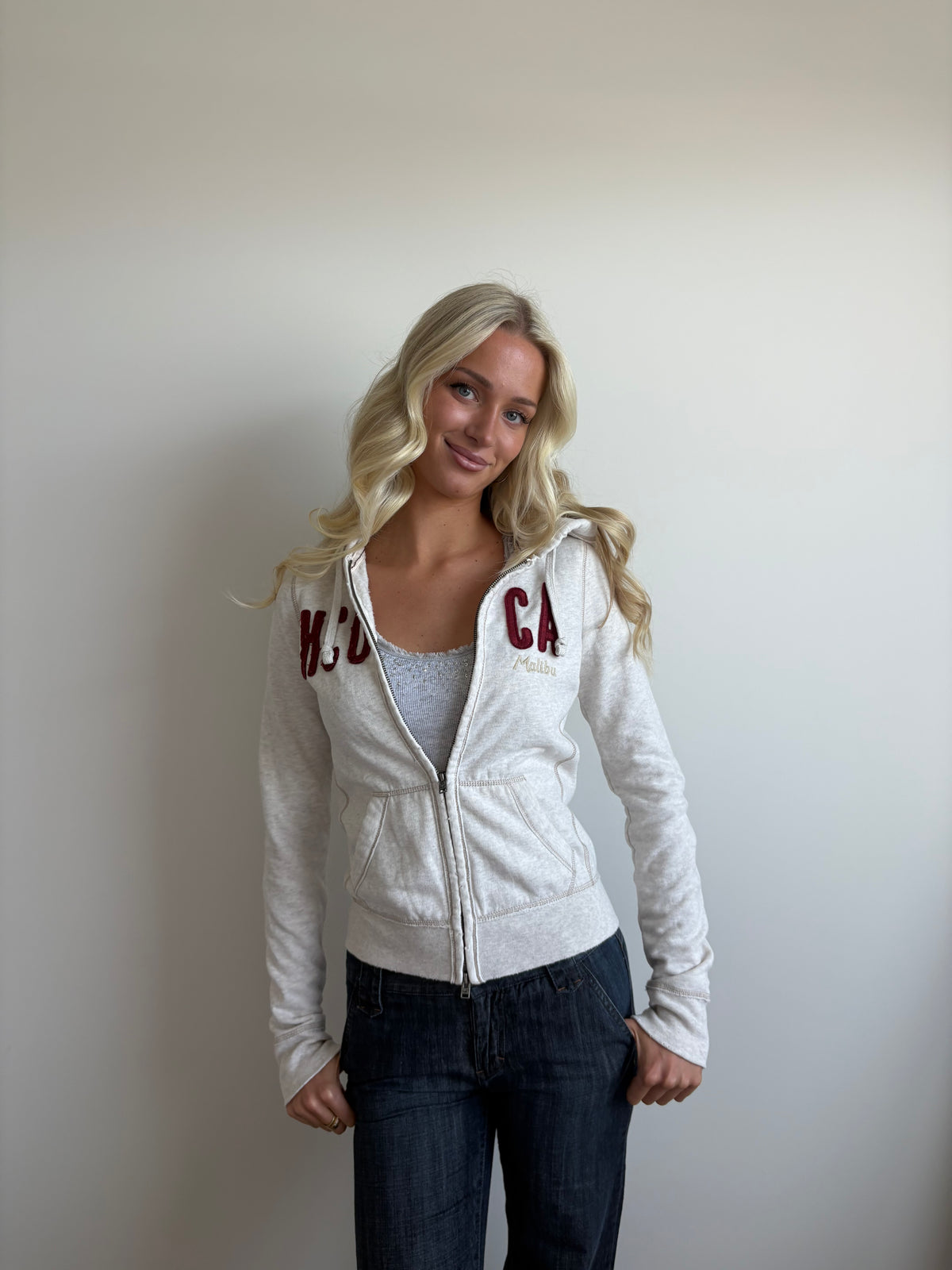 cream hollister zip-up hooded jacket