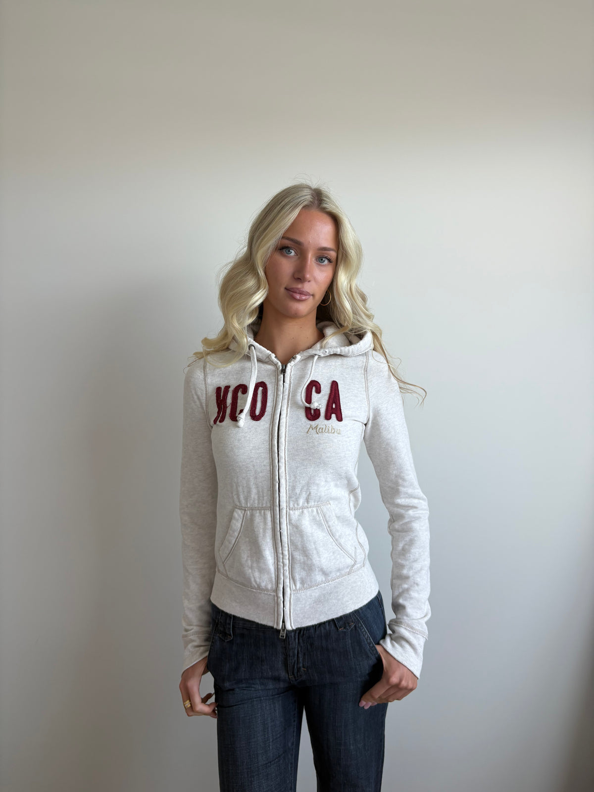 cream hollister zip-up hooded jacket