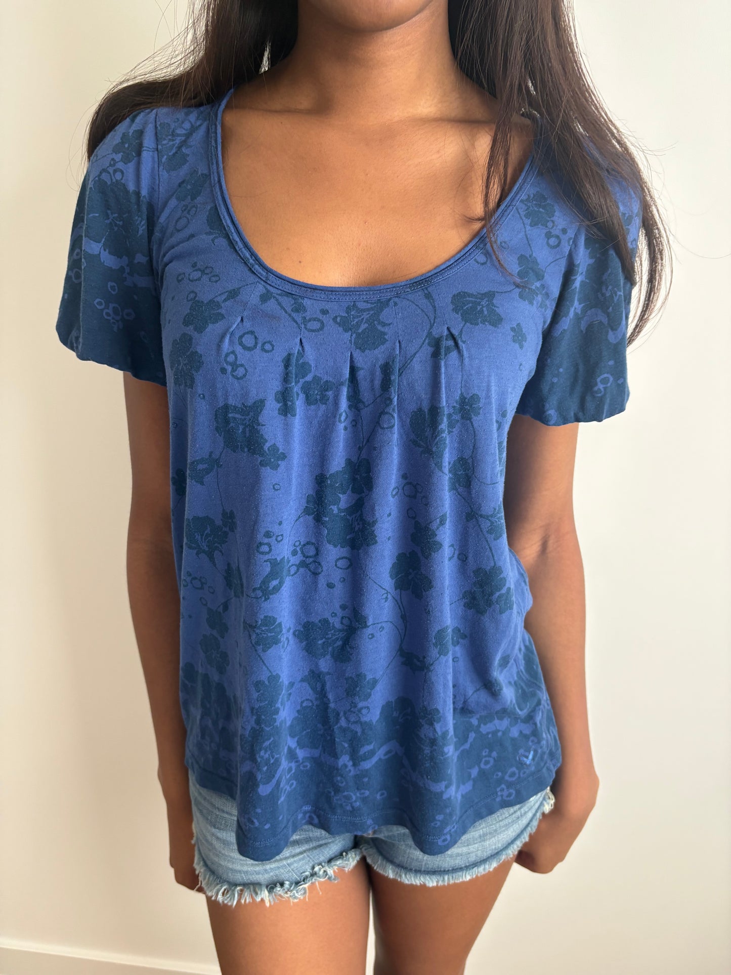 dark blue floral american eagle top