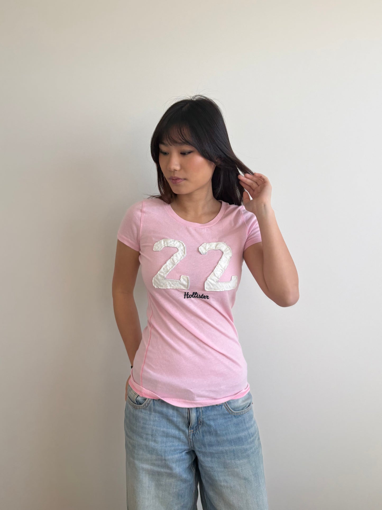 baby pink '22' hollister tee