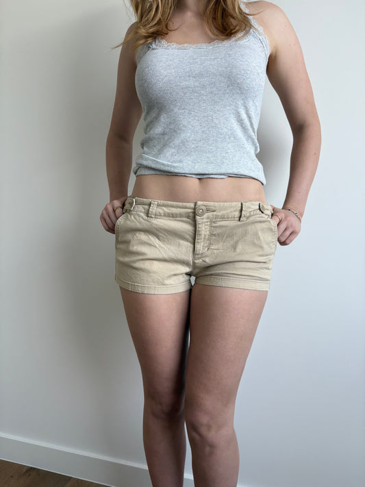 beige american eagle cargo shorts