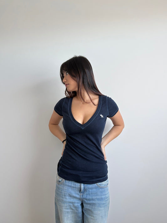 loose navy abercrombie & fitch tee
