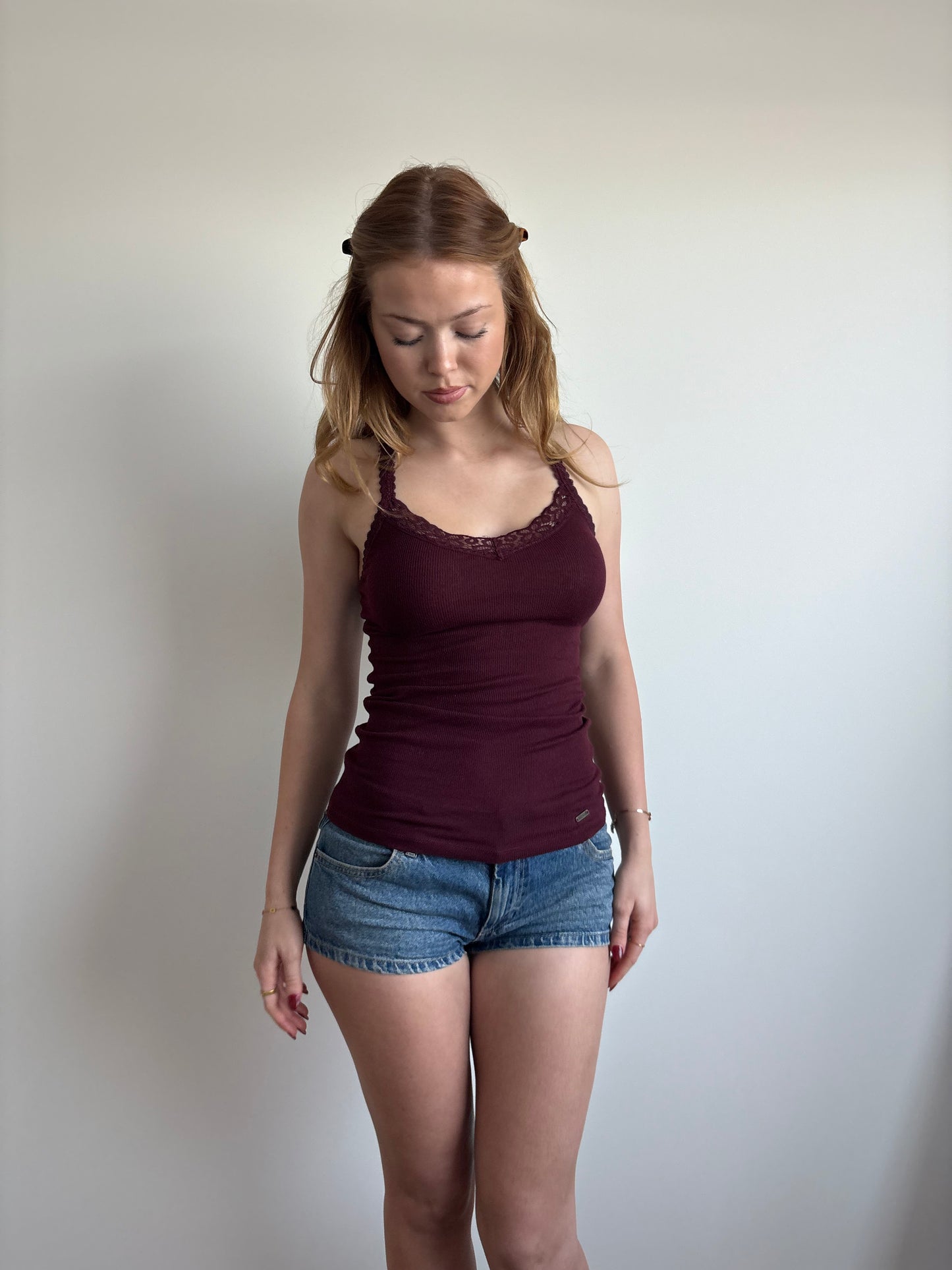 ribbed burgundy hollister lace tank