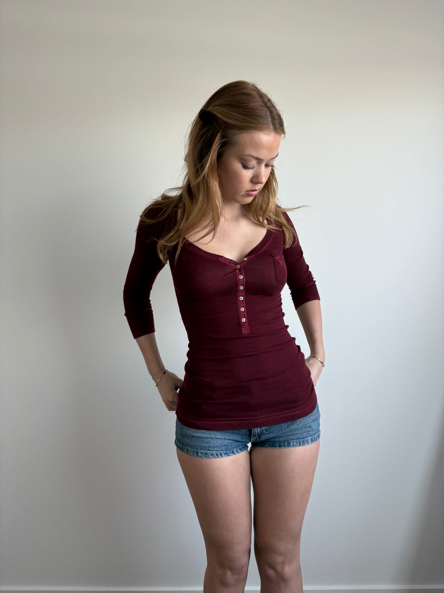 burgundy 3/4 sleeve abercrombie & fitch henley