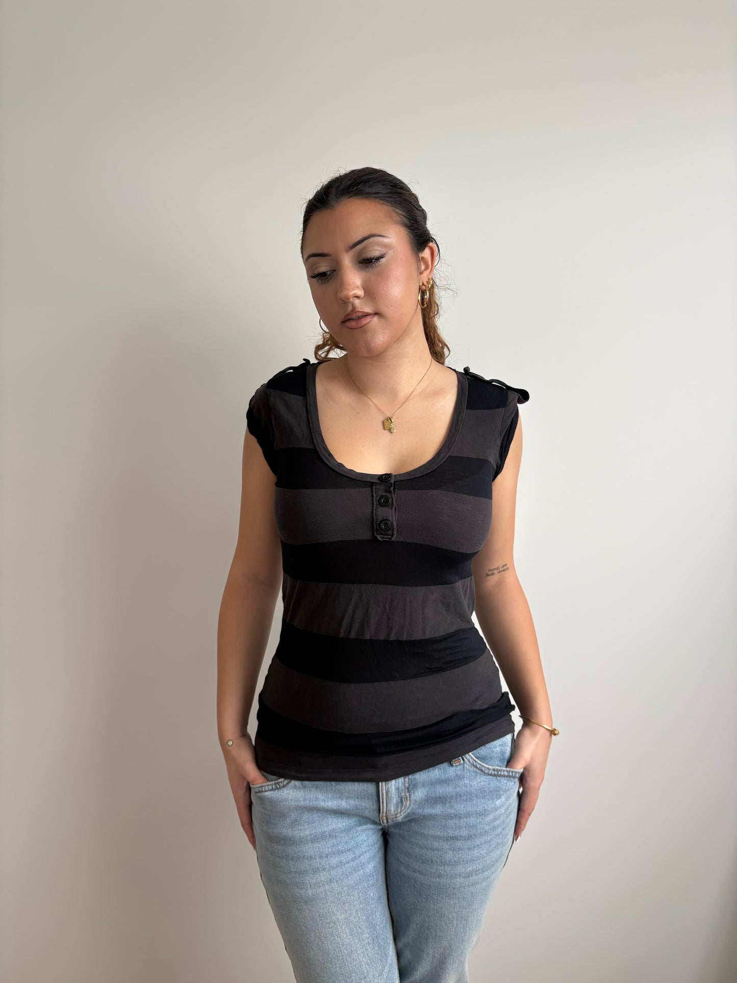 black and grey striped american eagle tee